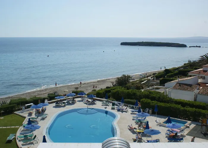 Santo Tomas hotels near Platja de Binigaus